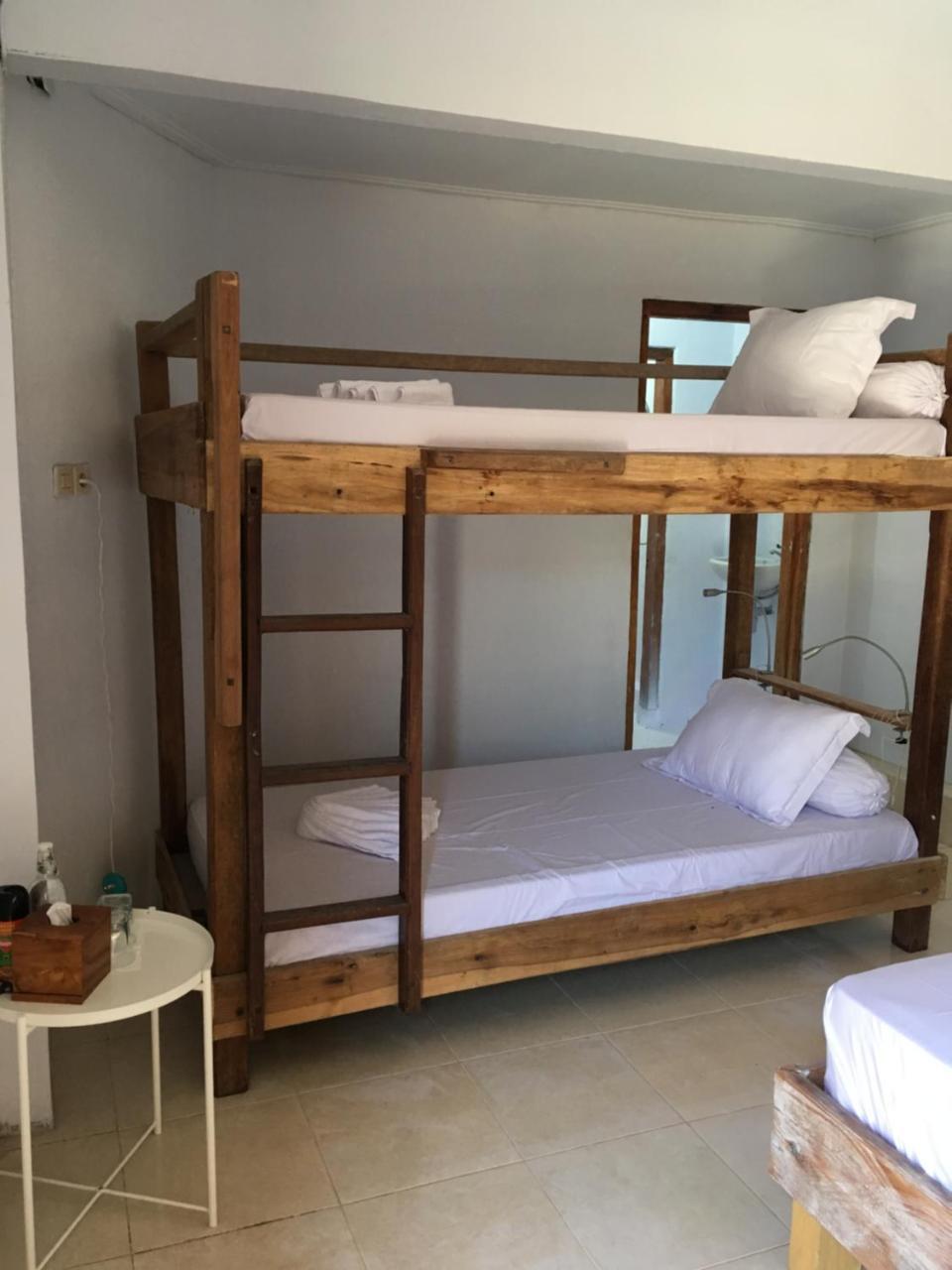 לבואן באג'ו Bajo Sunset Hostel מראה חיצוני תמונה